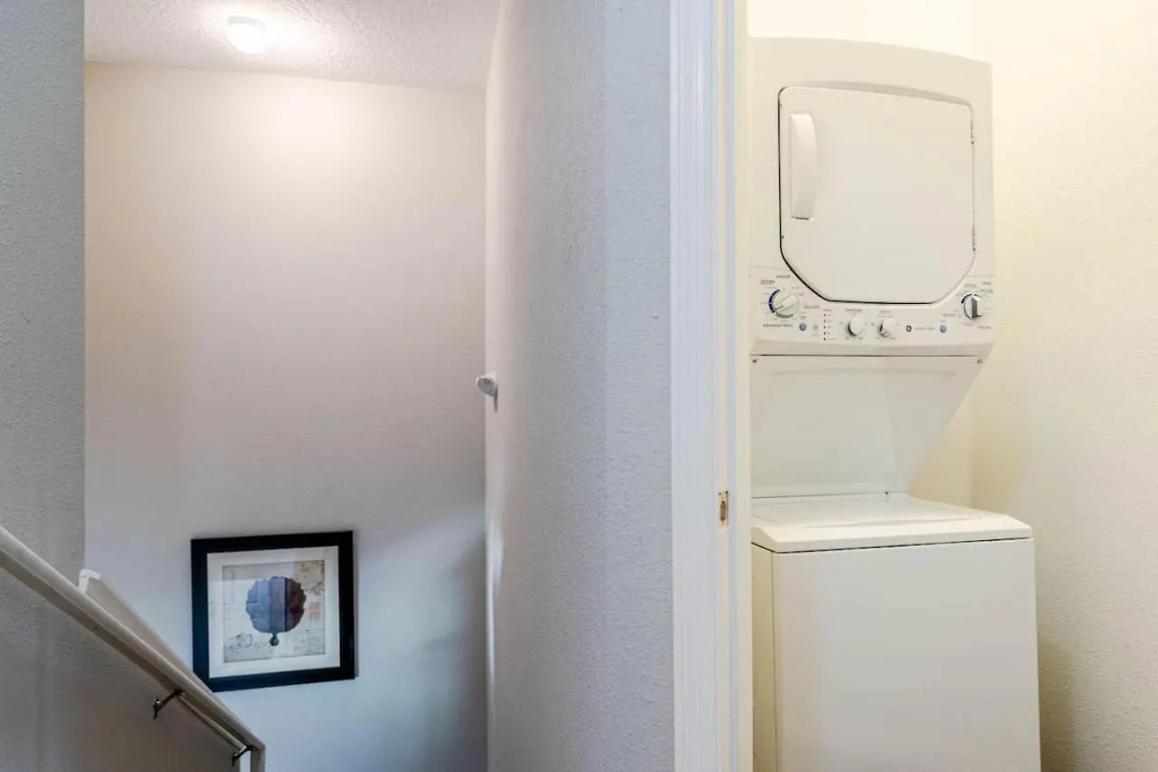 4 Bedroom 3 Bathroom Lucaya Village 17-104