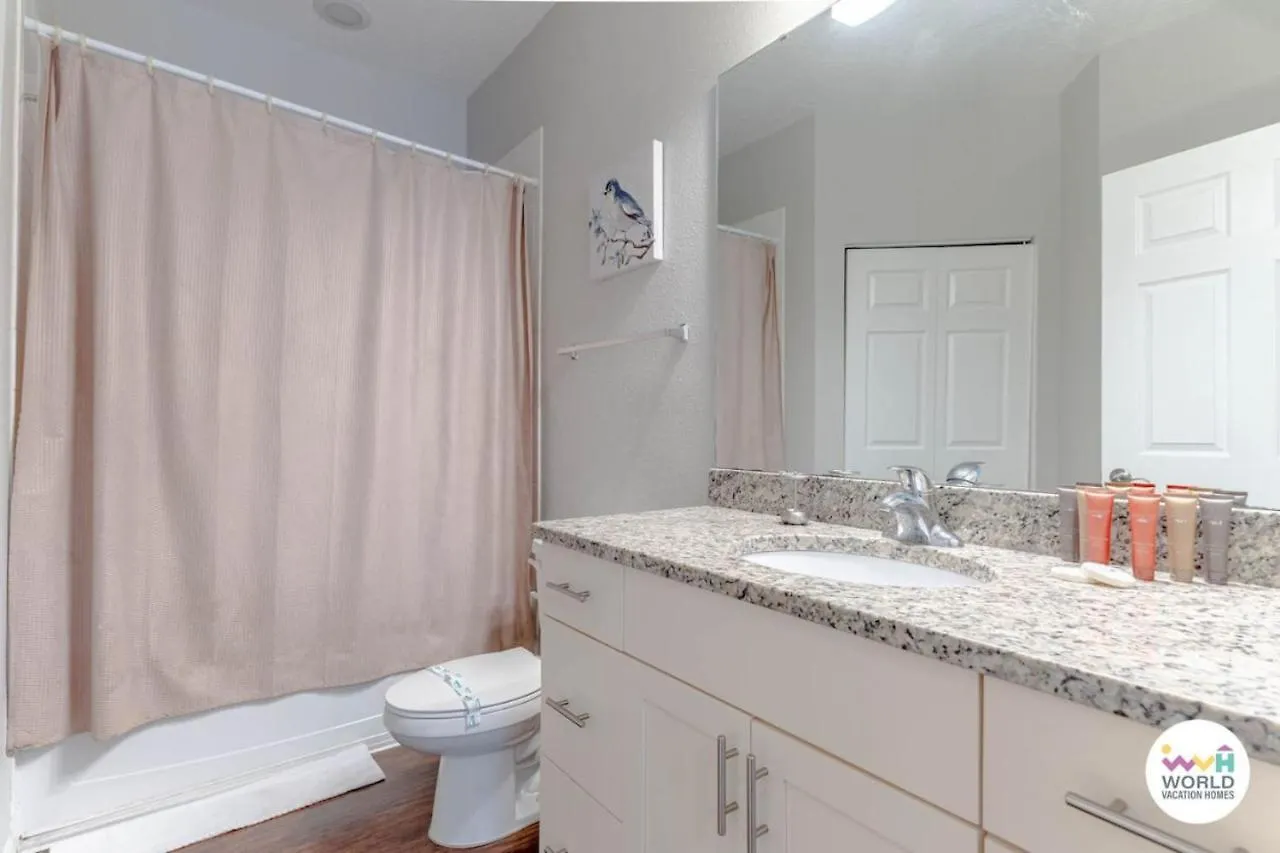 Holiday home 4 Bedroom 3 Bathroom Lucaya Village 17-104 *