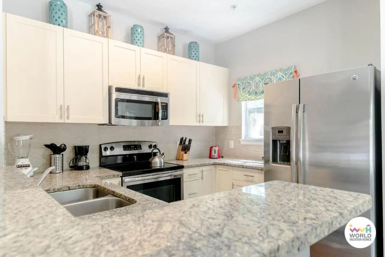 4 Bedroom 3 Bathroom Lucaya Village 17-104 Holiday home