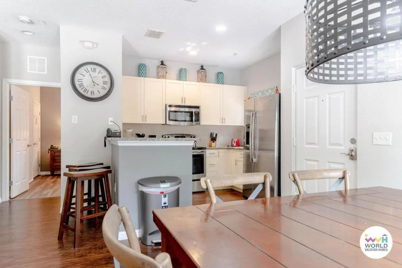 Holiday home 4 Bedroom 3 Bathroom Lucaya Village 17-104