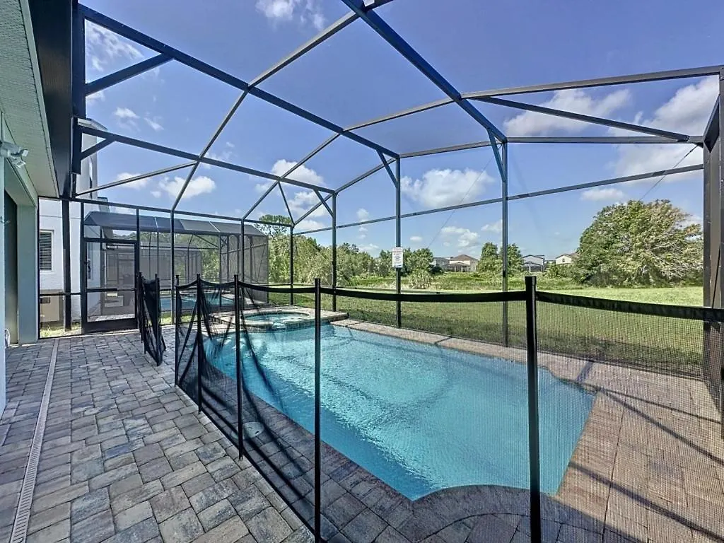 Luxury 6 Bed With Pool In Solara