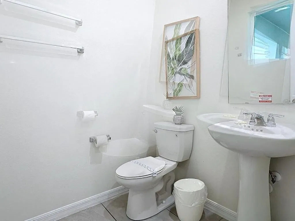 Luxury 6 Bed With Pool In Solara