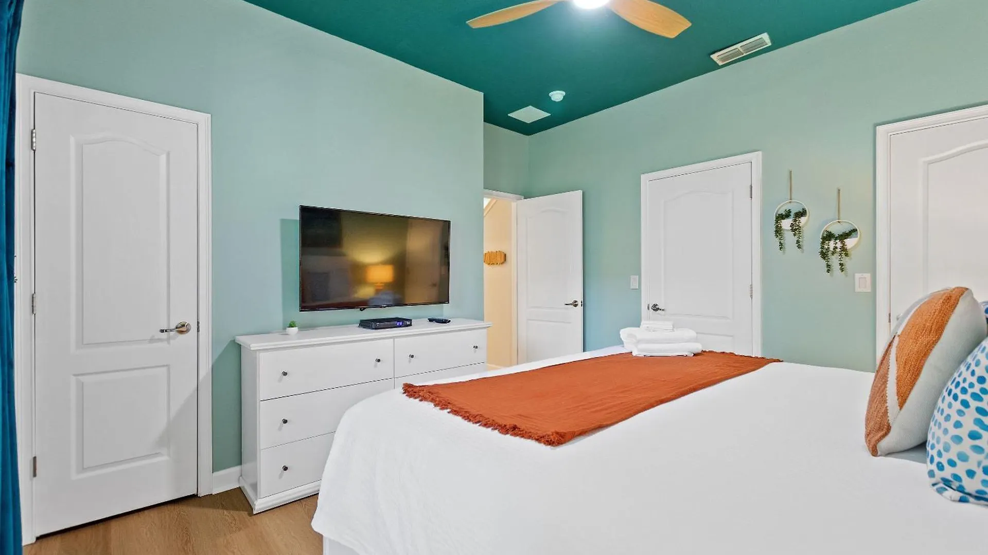 Peach Odyssey At Storey By Shine 908 Kissimmee