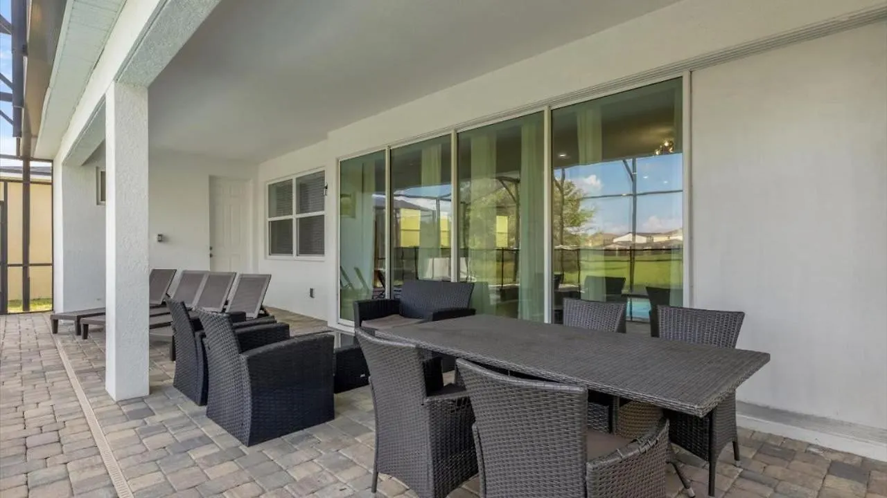 Majestic 9-bedroom Home: Luxury & Serenity Await Semesterbostad *