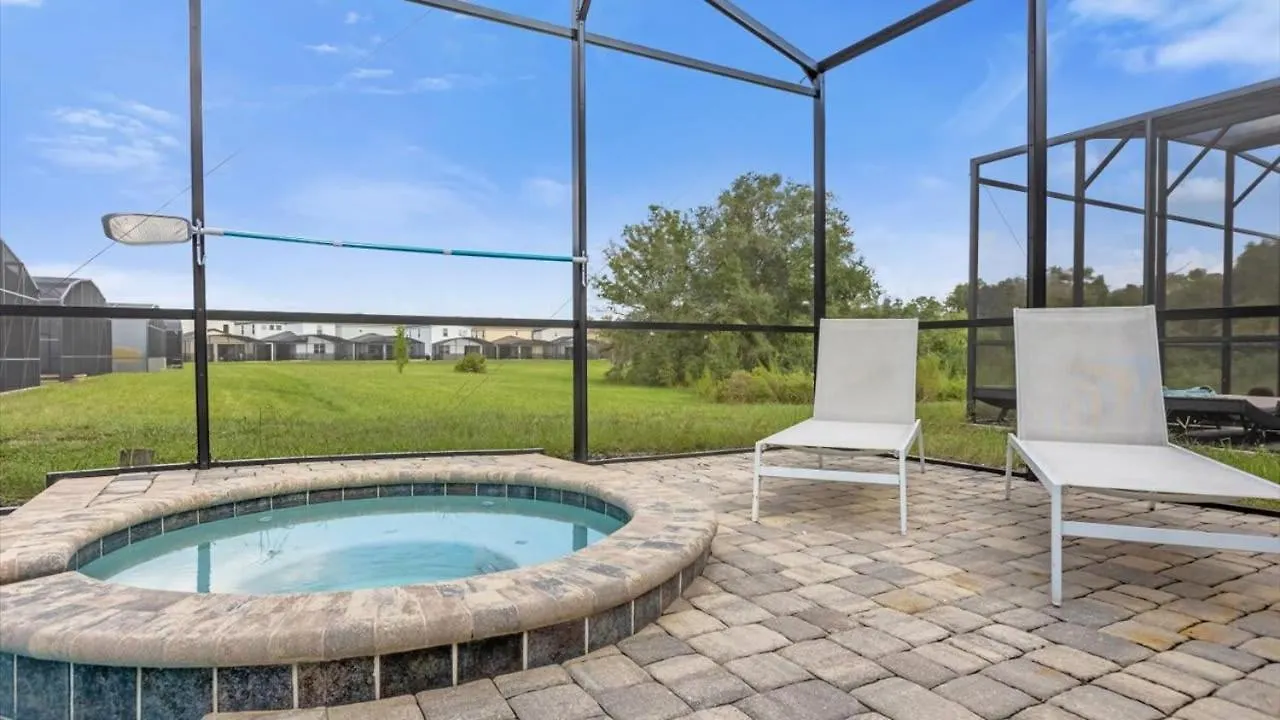 Semesterbostad Majestic 9-bedroom Home: Luxury & Serenity Await
