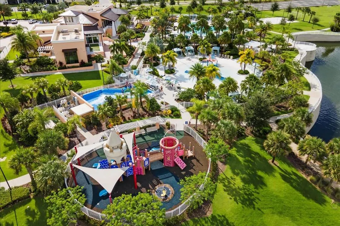 Majestic 9-bedroom Home: Luxury & Serenity Await Semesterbostad *