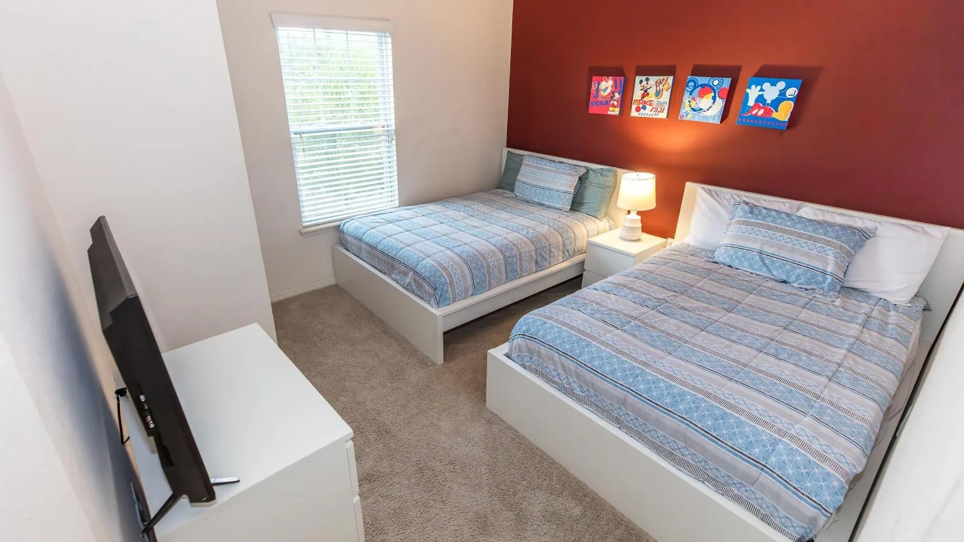 Elegant, Spacious 3bedroom Near Attractions Hot Tub Pool & Gym Nyaraló
