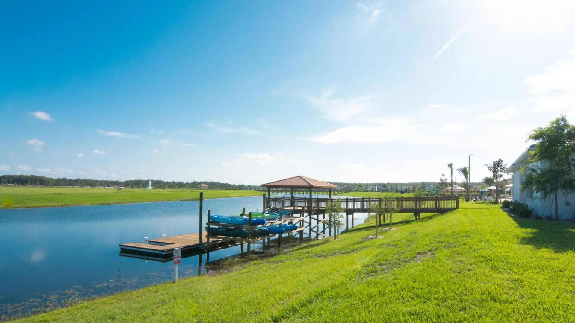 Location With Pool At Storey 4830 Ferienhaus *