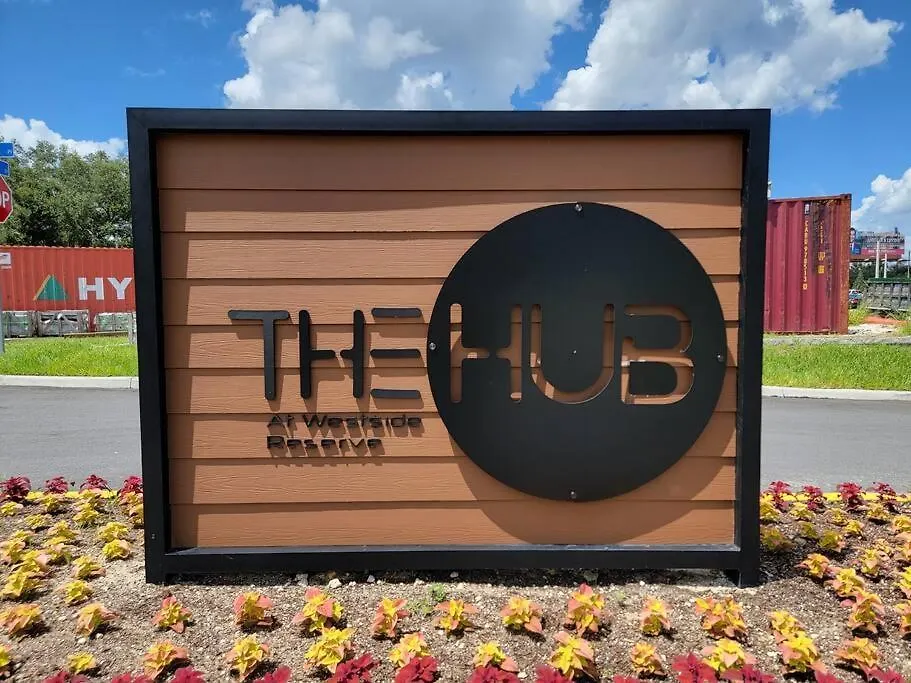 Modern New Townhome At The Hub A Few Miles To Semesterbostad