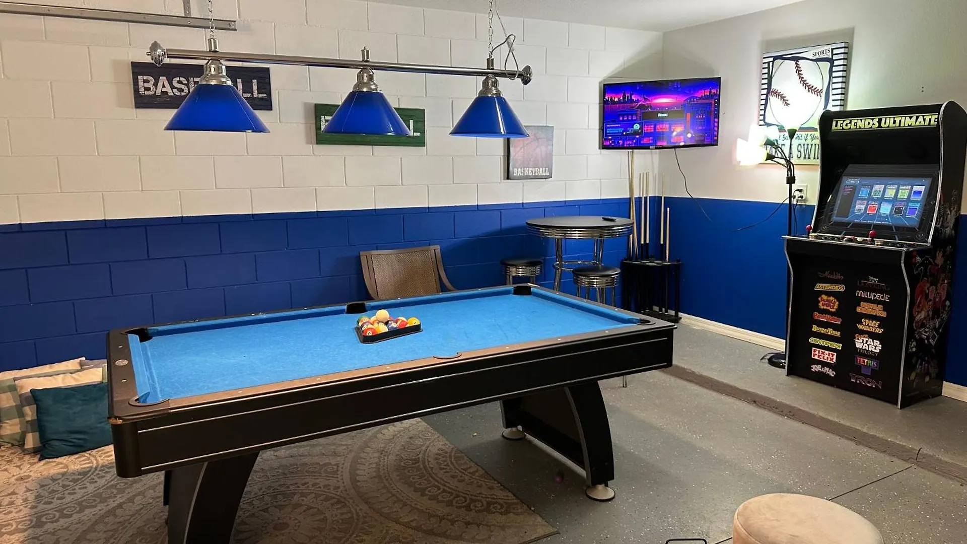 Elegant 4 Bedroom Getaway, Pvt Heated Pool, Spa, Game Room, Secure Gated Community-club House, Perfect Dream Vacation! * 키시미