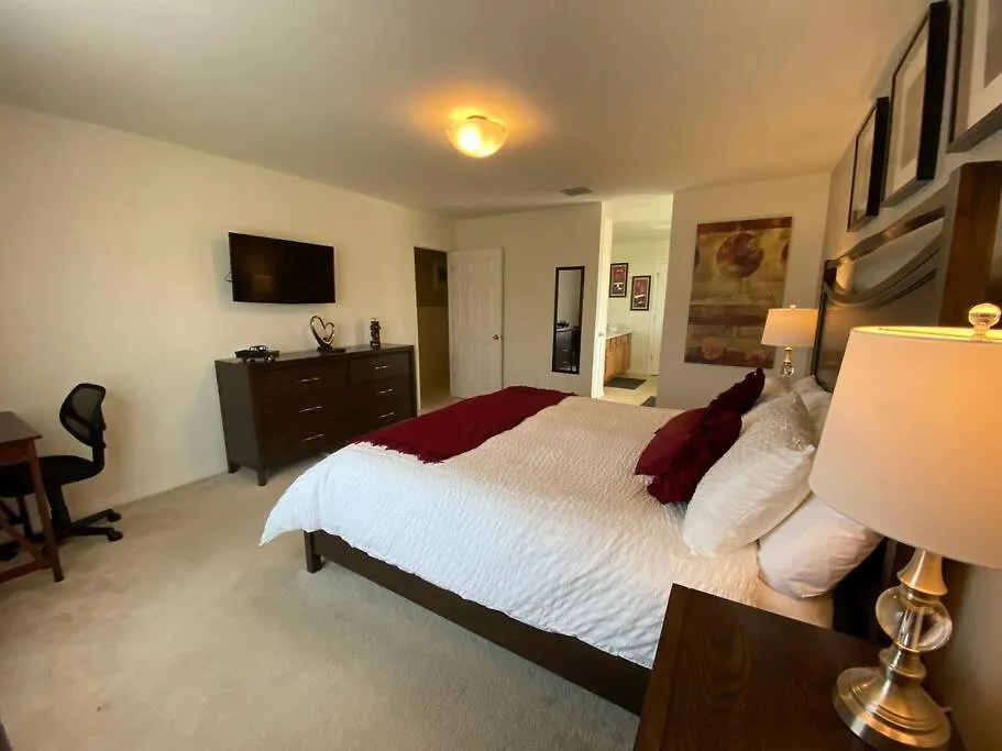 Elegant 4 Bedroom Getaway, Pvt Heated Pool, Spa, Game Room, Secure Gated Community-club House, Perfect Dream Vacation!