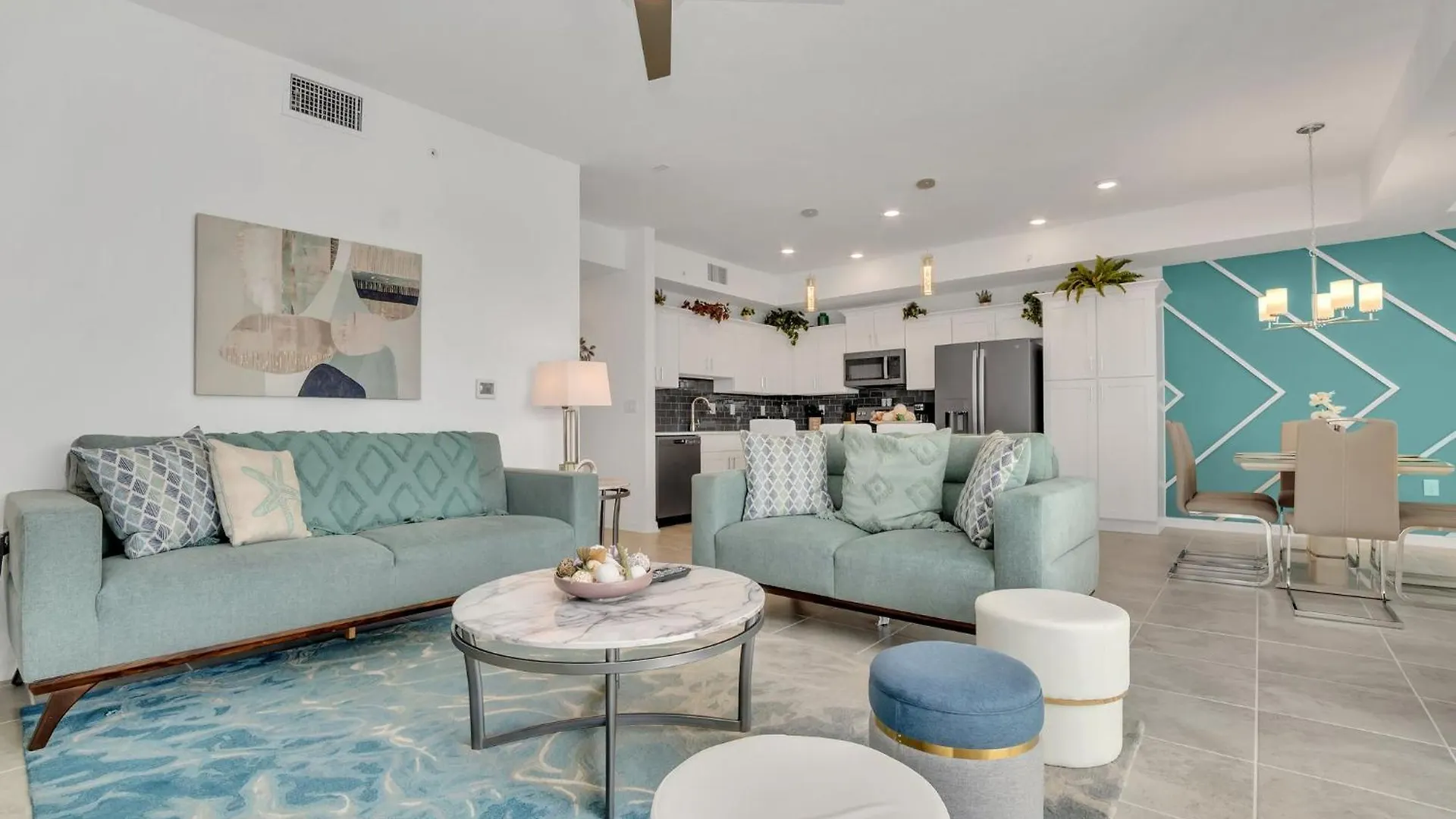 Stylish 2-bed With Amenities/patio Kissimmee