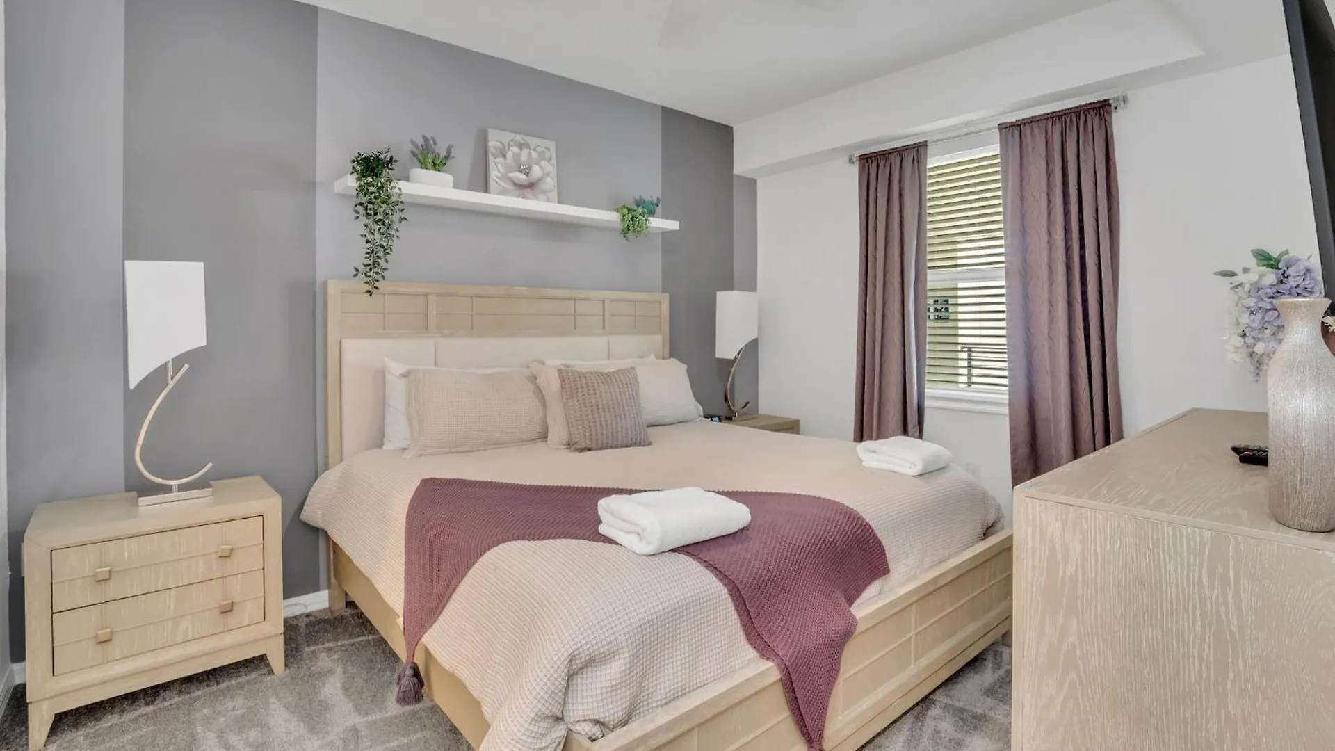 Stylish 2-bed With Amenities/patio *