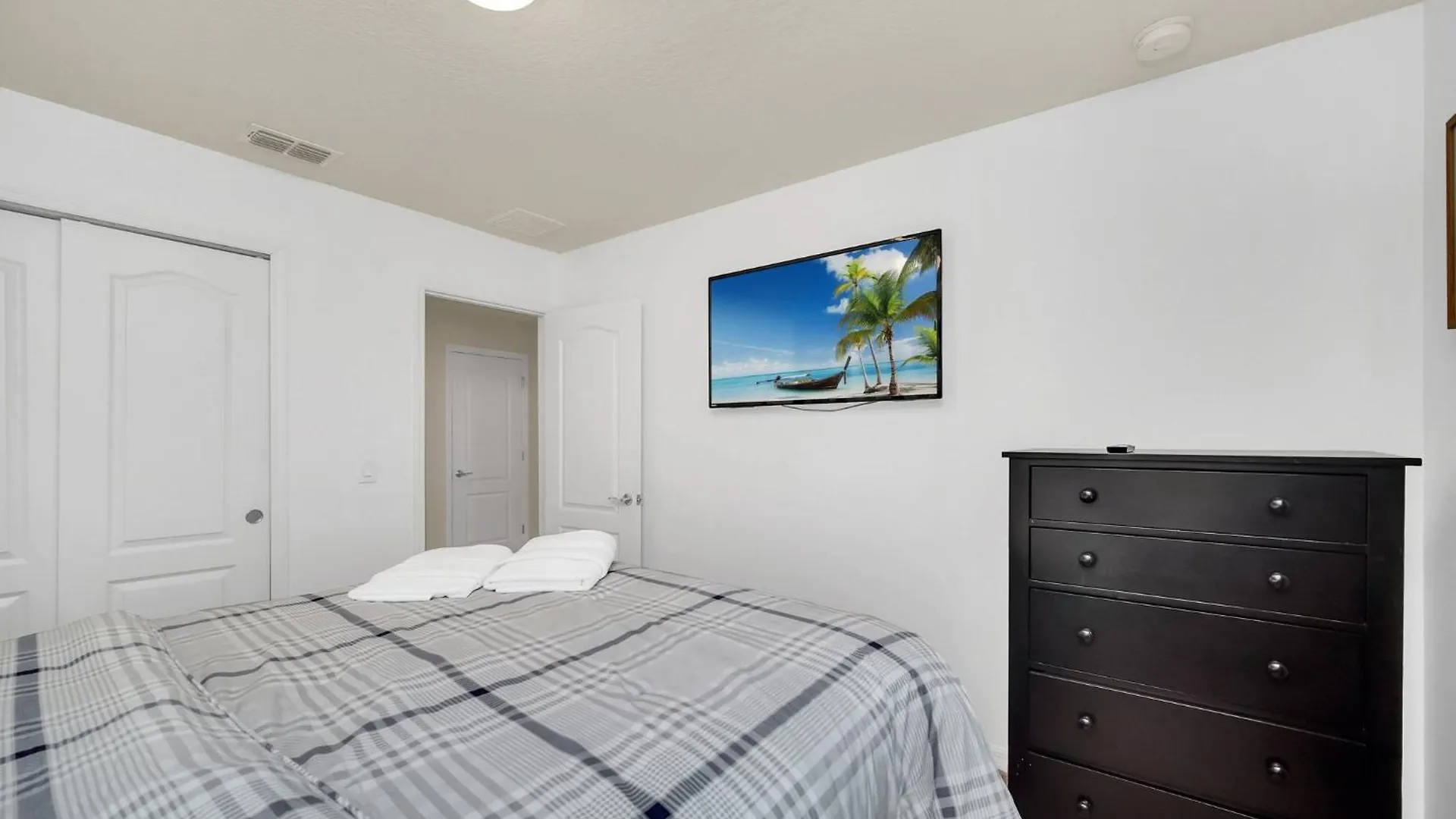 5-bd, Pool, Hot Tub, & More!