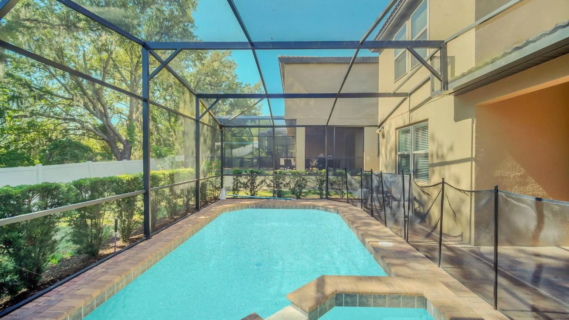 5-bd, Pool, Hot Tub, & More! *