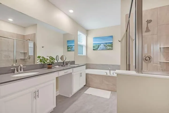 Holiday home Family Friendly 6bd - Themed - Pool & *