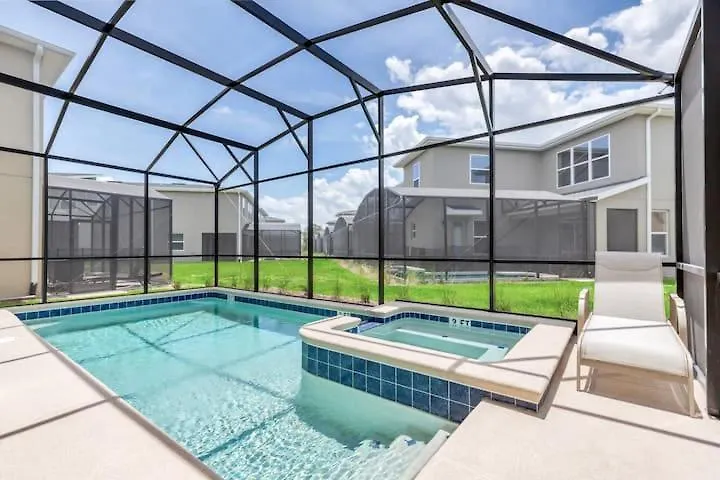 Holiday home Family Friendly 6bd - Themed - Pool &