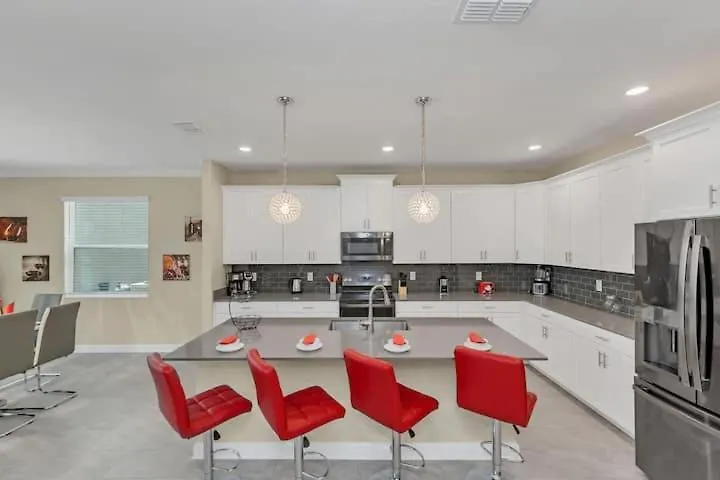 Family Friendly 6bd - Themed - Pool & Holiday home *
