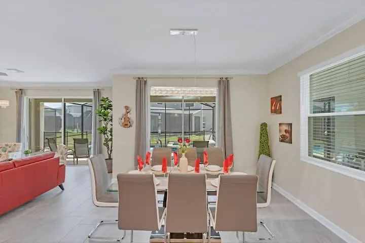 Family Friendly 6bd - Themed - Pool & Holiday home