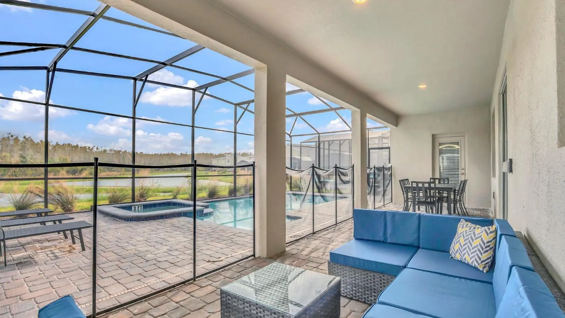 Pirates Of The Caribbean Themed 7 Bed & Pool Holiday home Kissimmee