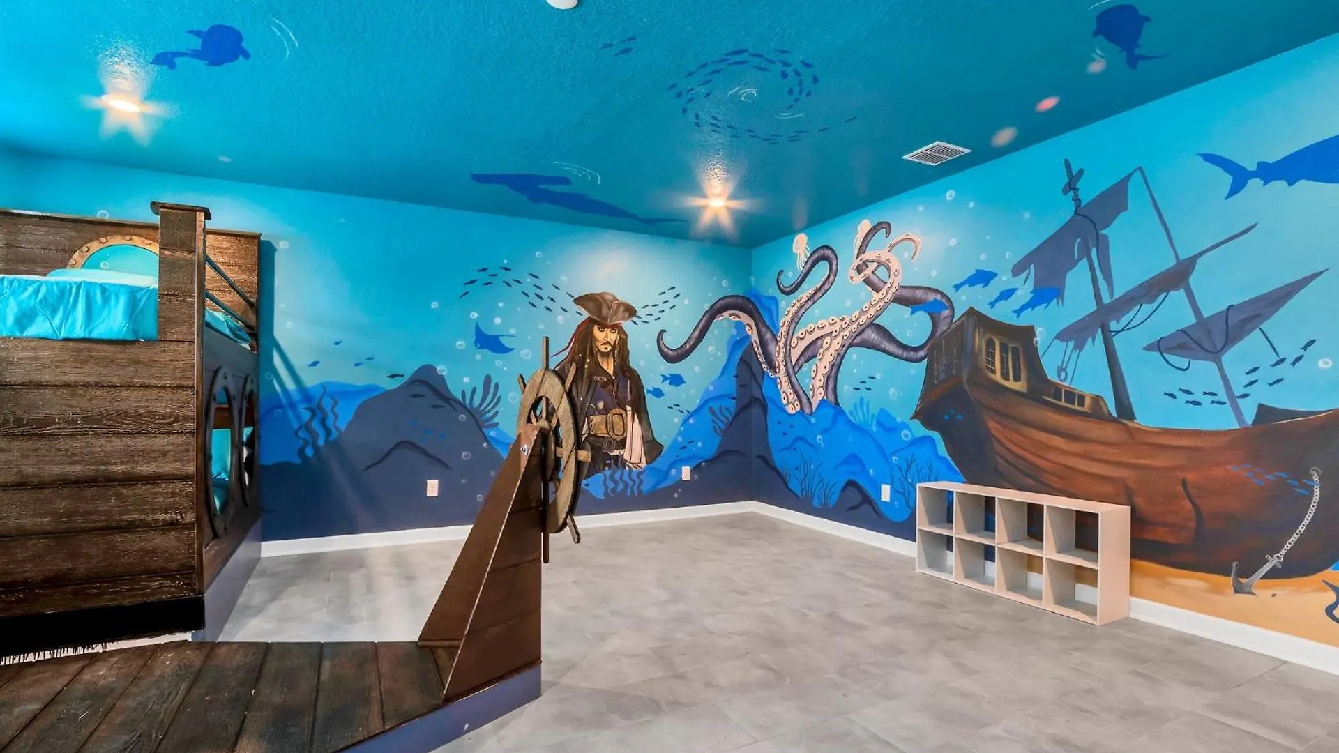Pirates Of The Caribbean Themed 7 Bed & Pool