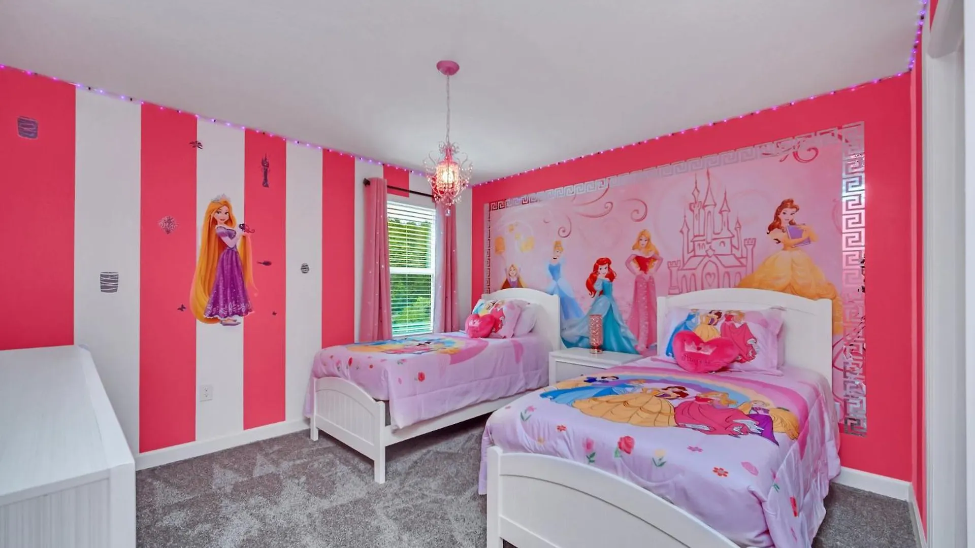 Themed 9bed/5bath With Free Amenities