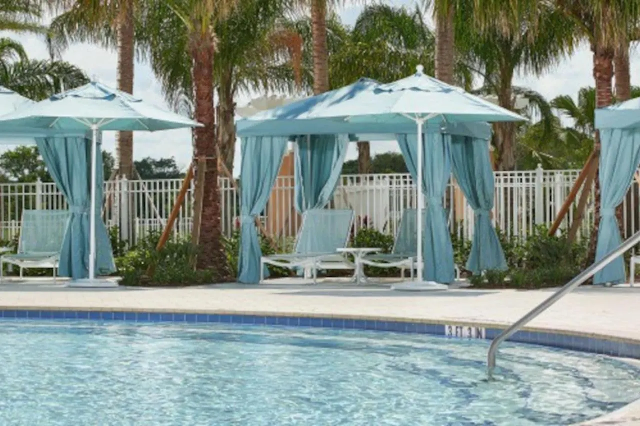 Stunning 5bd Themed With Pool And Bbq Near Holiday home
