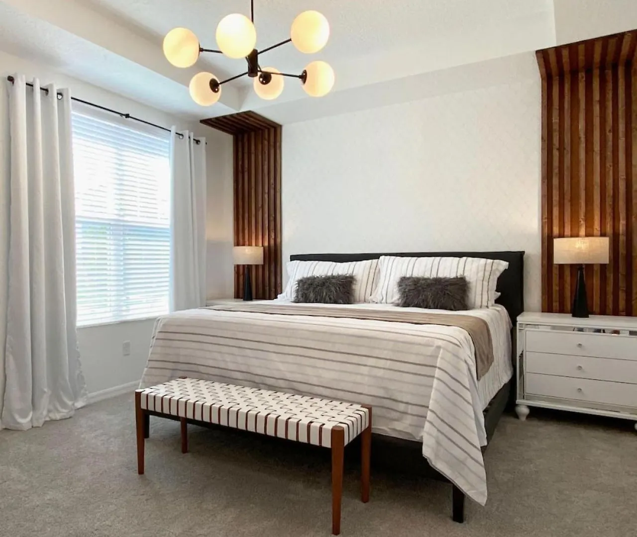 Stunning 5bd Themed With Pool And Bbq Near *