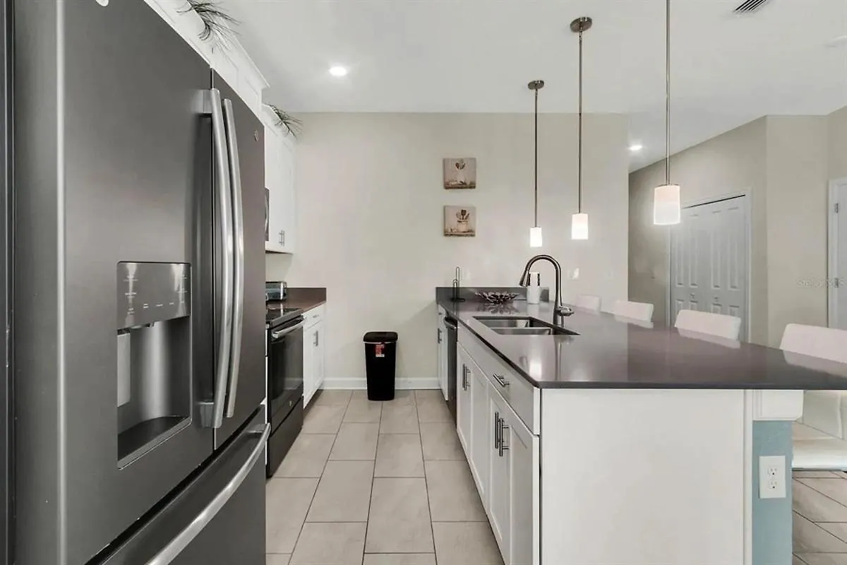 4838 - 5q/4b Storey * C/ Piscina * וילה