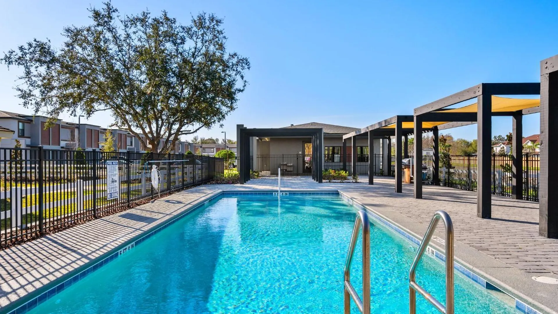 King Bed- Modern - Movie - 15 Min To * Kissimmee