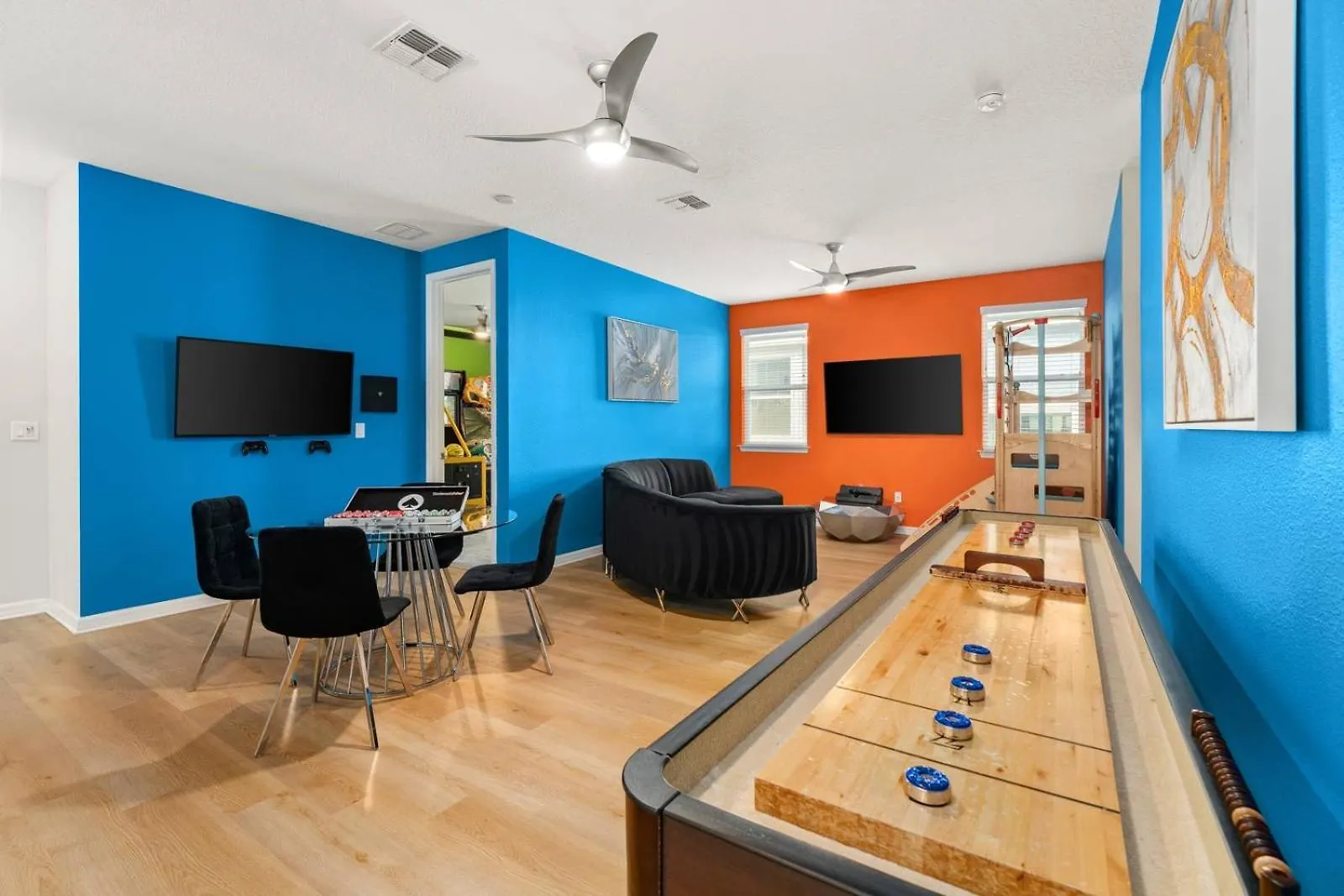 Villa With Fashionista Br, Theater, Arcade & Pool *