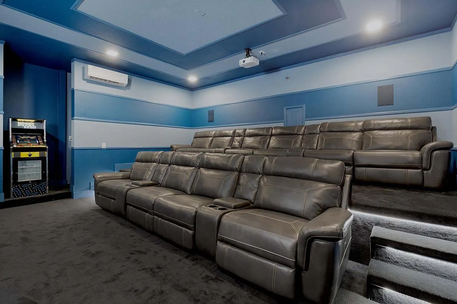 Fab Near With Gamer Br, Theater & Arcade *