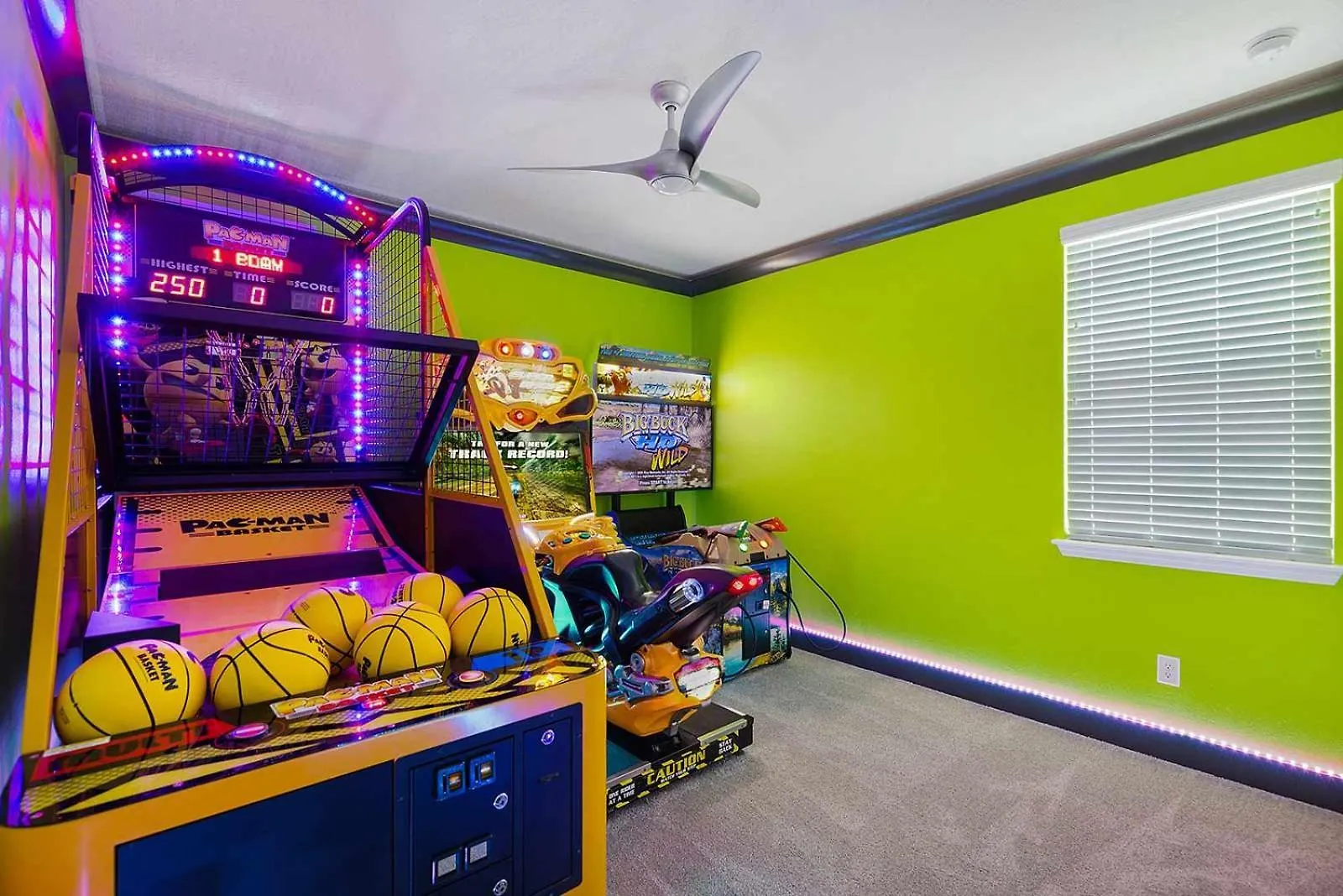 Fab Near With Gamer Br, Theater & Arcade