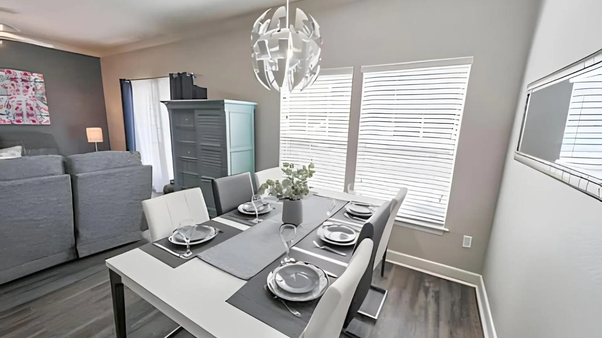 Magical 4-br In Gated Community Near *