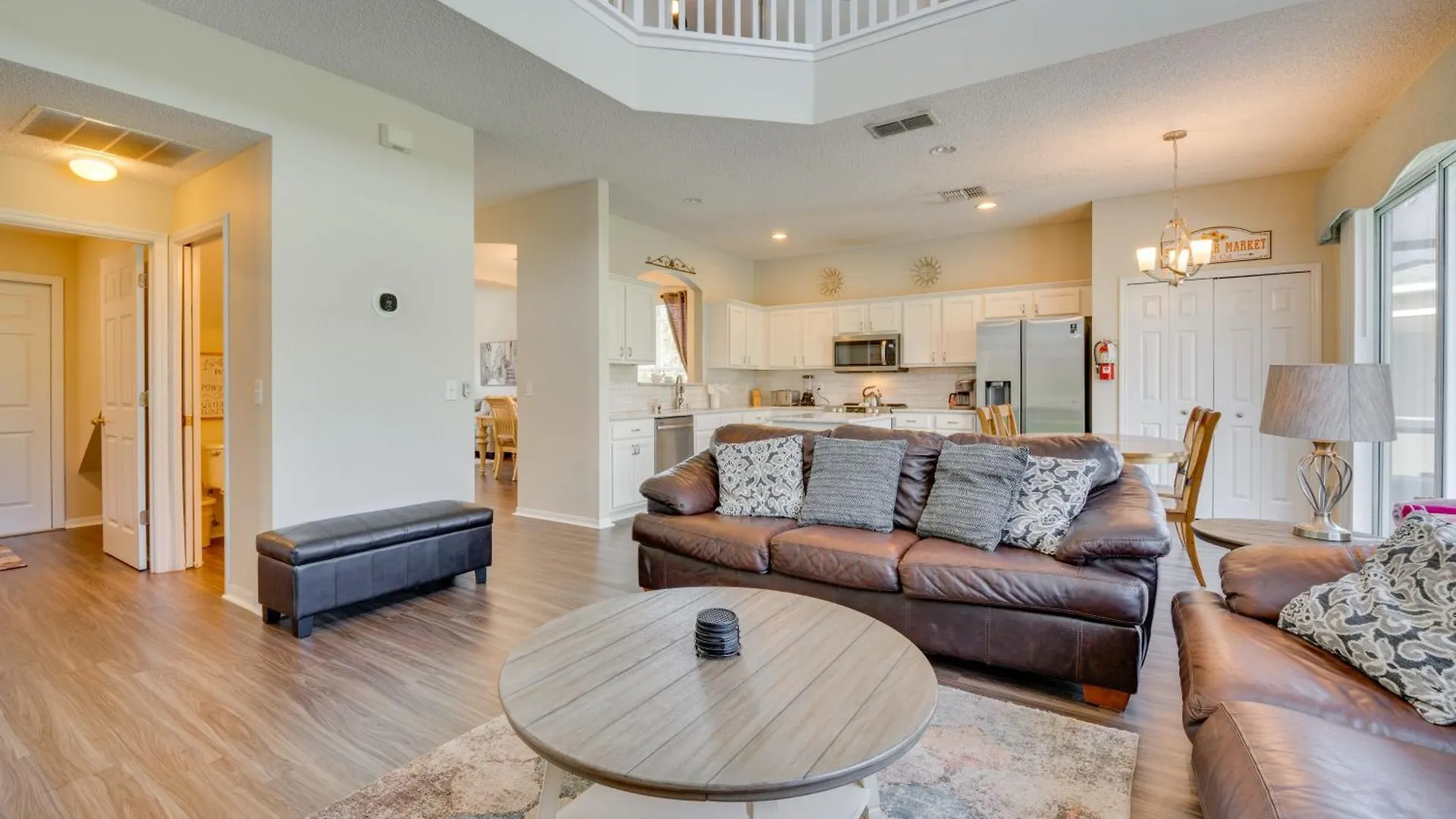 Semesterbostad Emerald Island Retreat With Pool About 5 Mi To Disney!