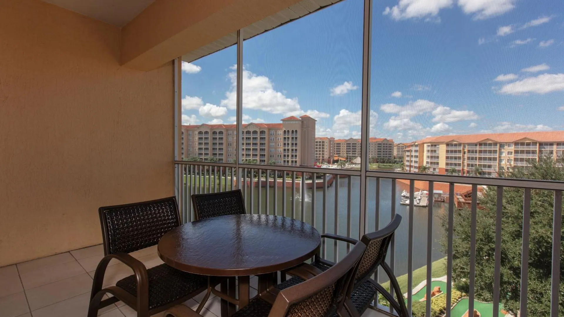 Westgate Town Center 3*