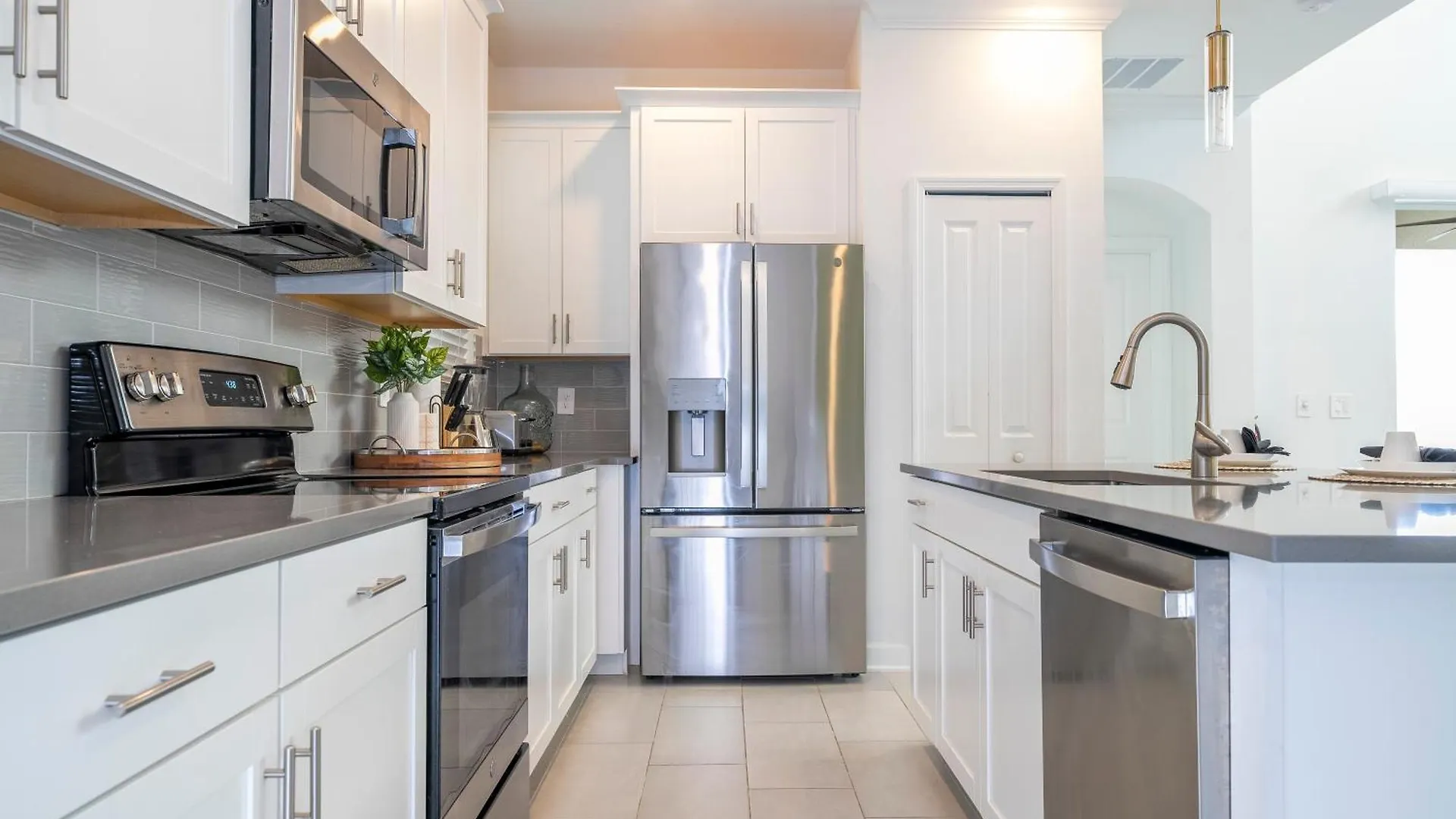 Modern 5bed With Pool & In 560 Willa