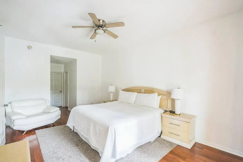Cozy And 3bed 2 Bath Free Parking