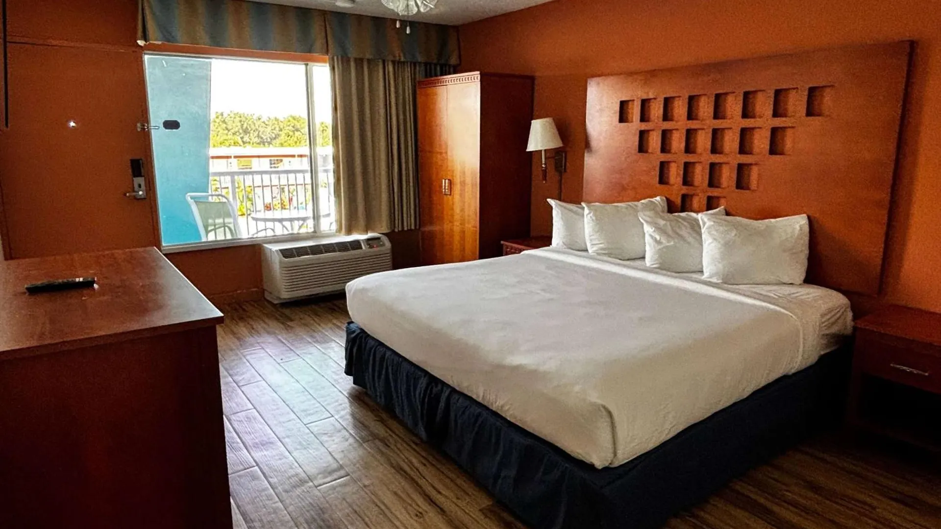 Hotel Ramada By Wyndham Flamingo Water Park