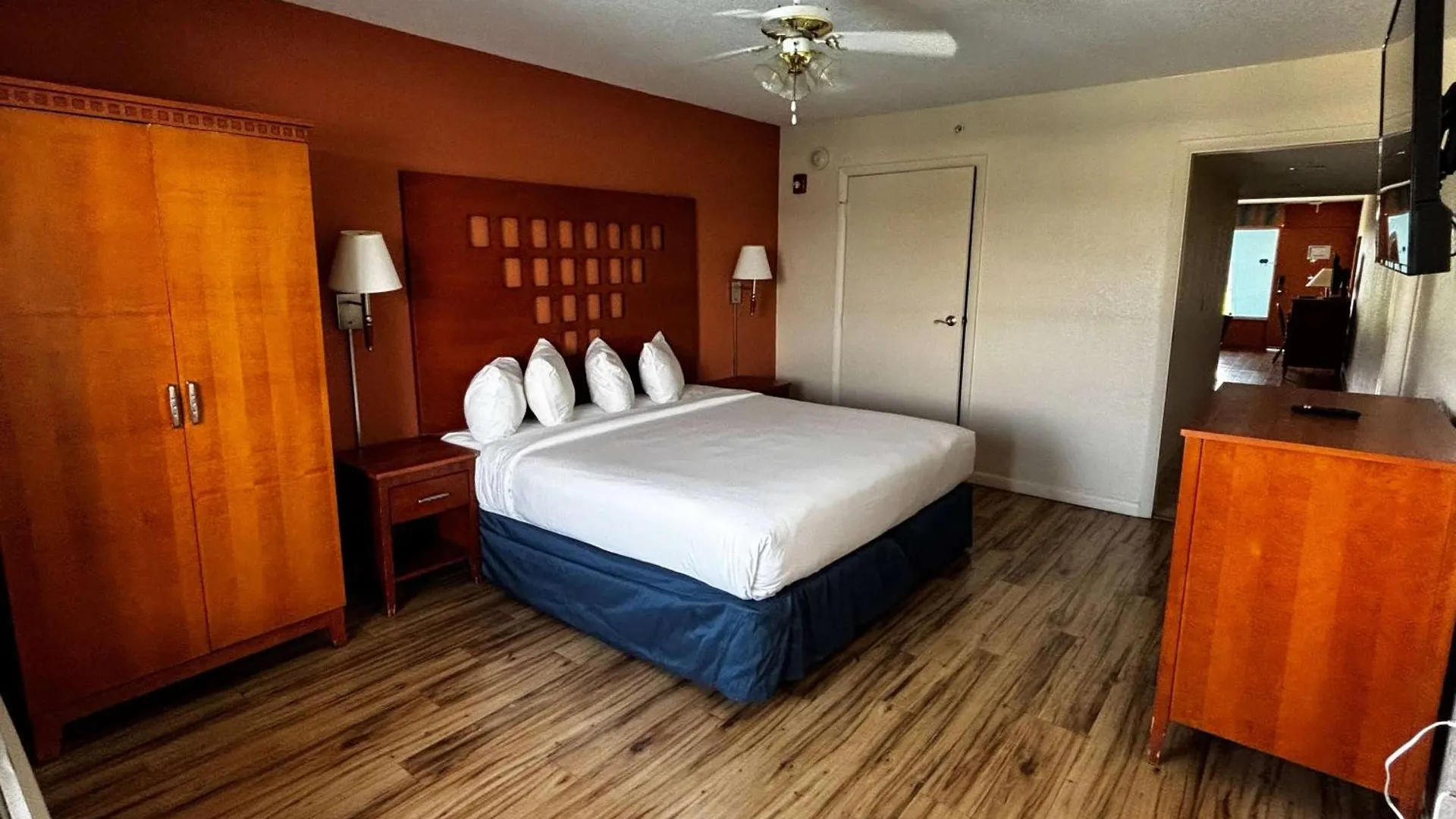 Hotel Ramada By Wyndham Flamingo Water Park 3*