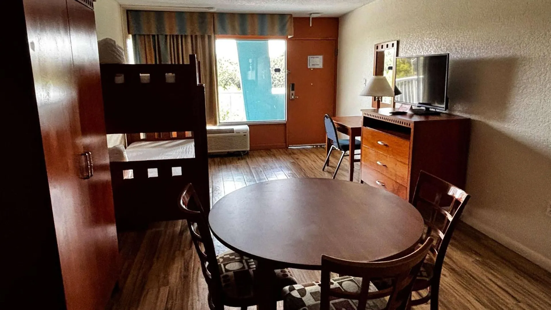 Ramada By Wyndham Flamingo Water Park Hotel Kissimmee