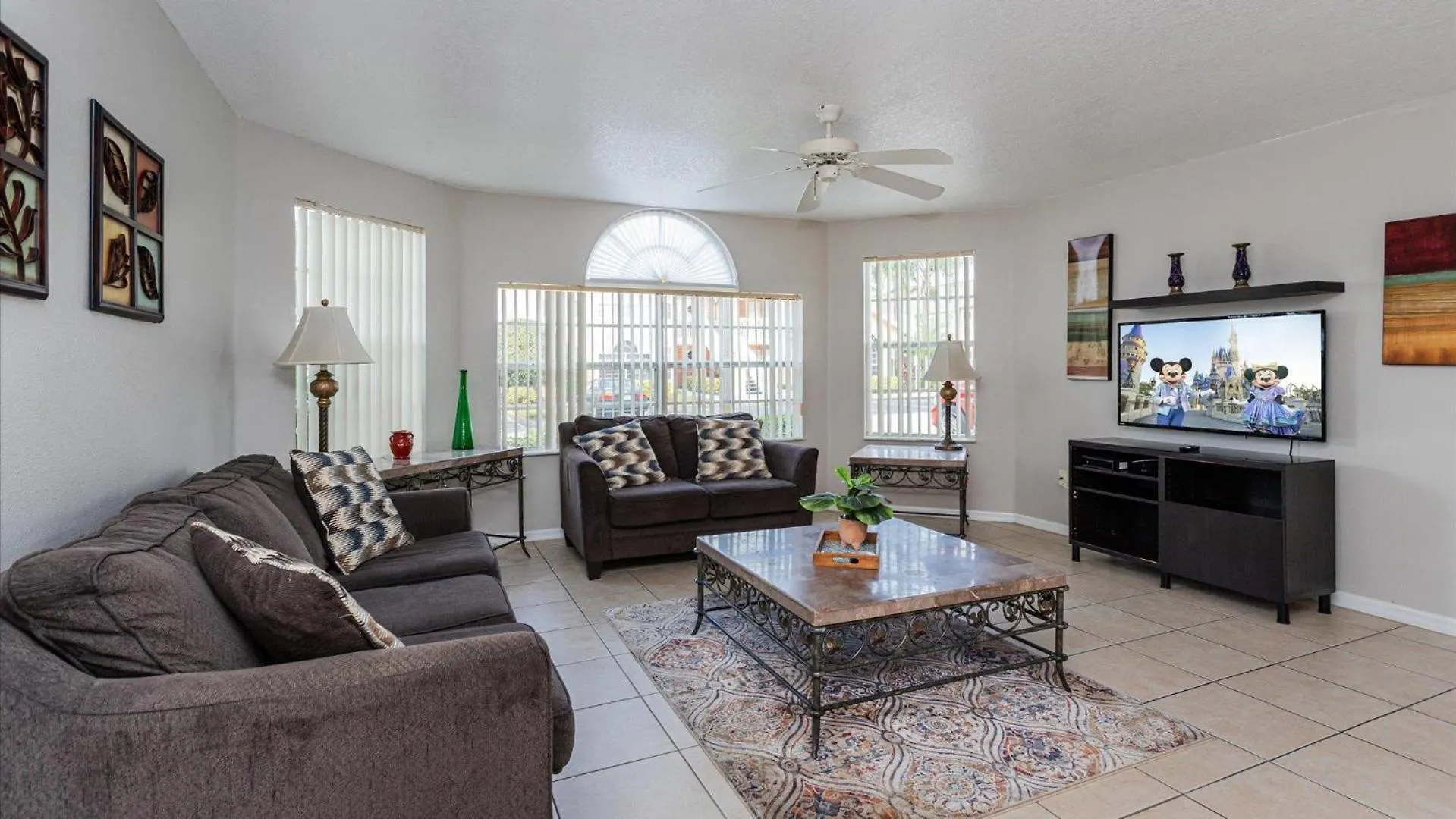At Island Club Community, Pools, Jacuzzi And More! Apartment