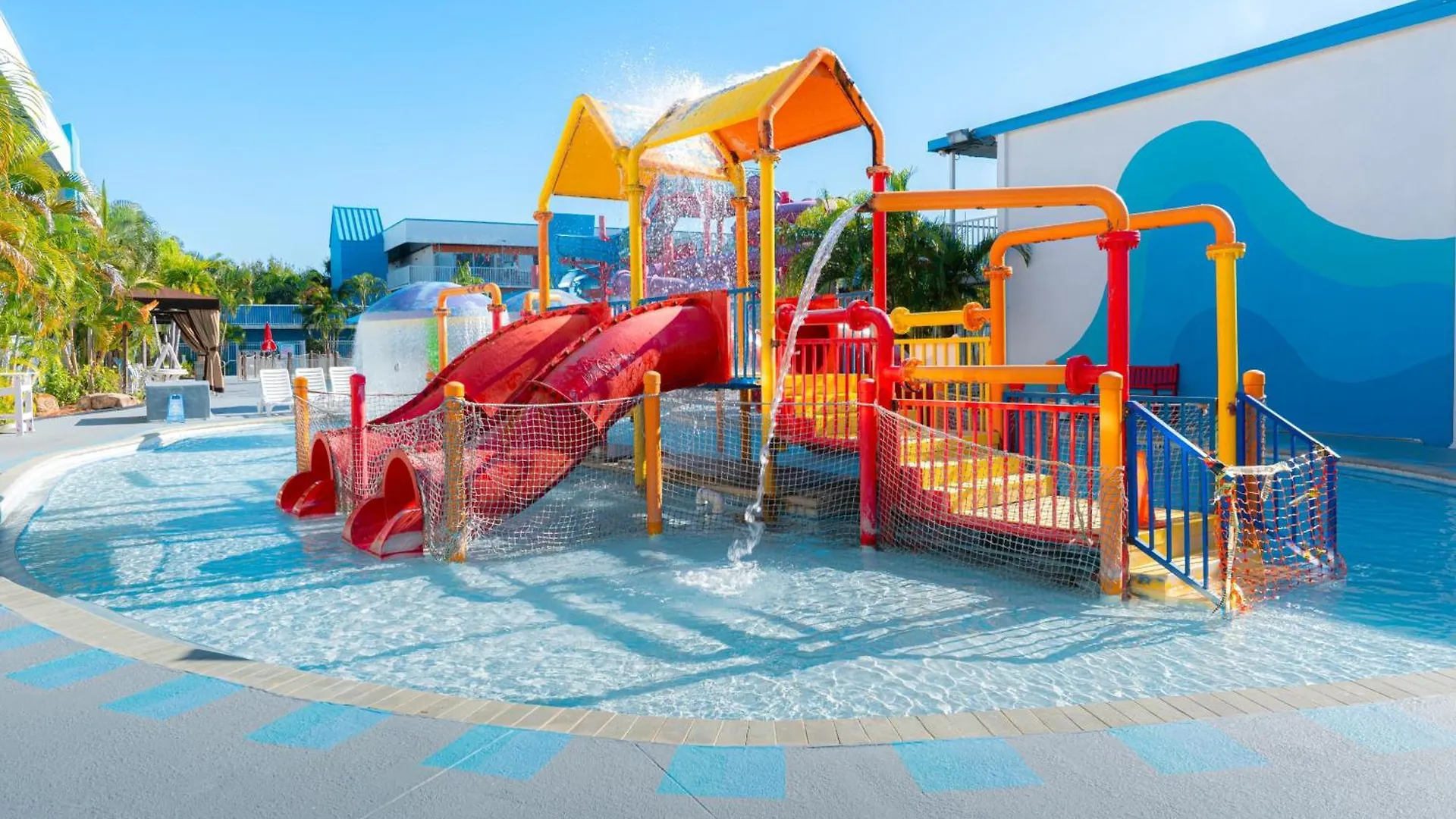 Ramada By Wyndham Flamingo Water Park 3*