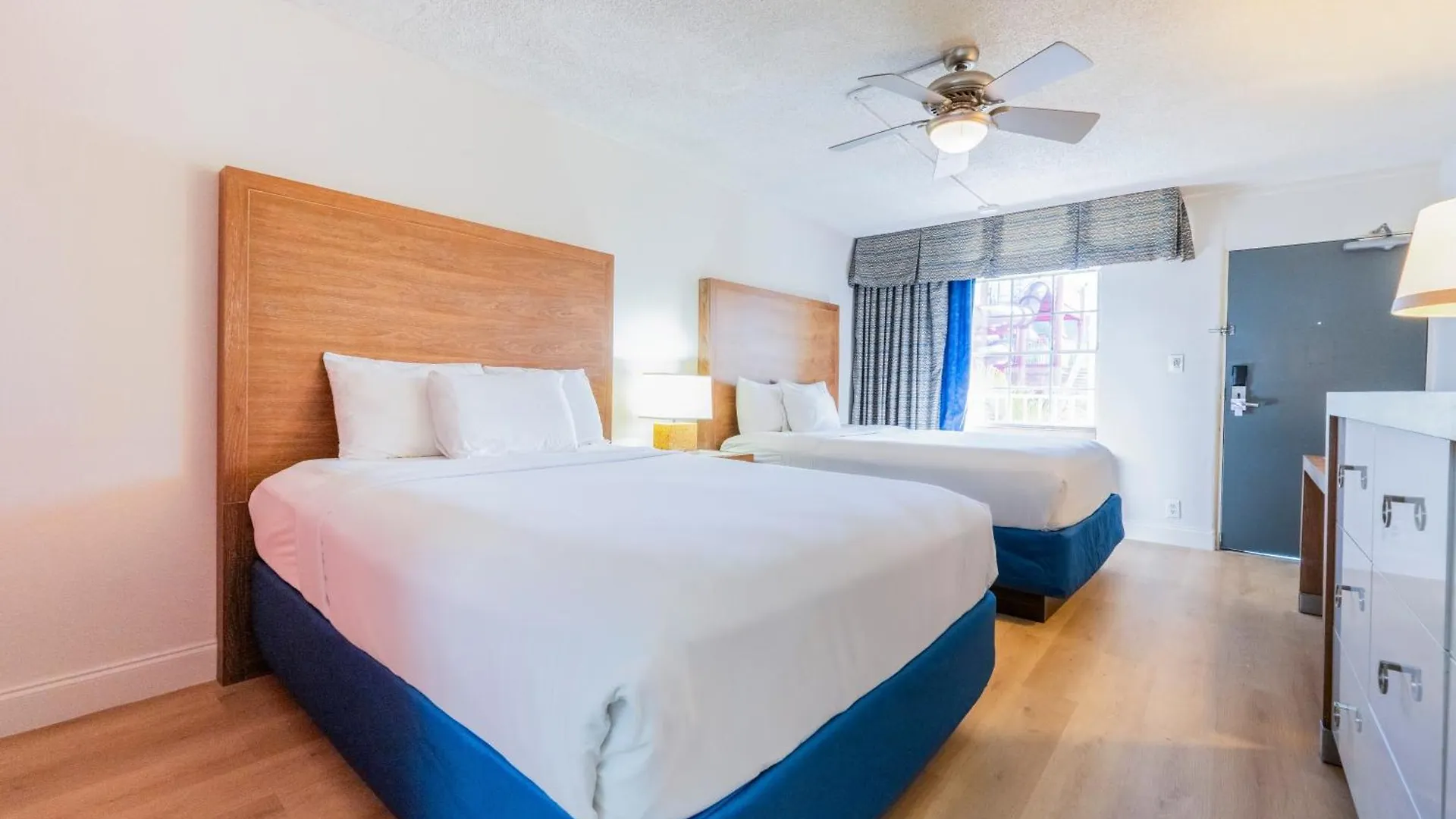 Ramada By Wyndham Flamingo Water Park Hotel Kissimmee