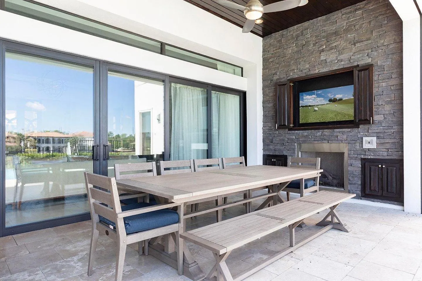Sun-filled 7 Bdrm Haven With Sports Themed Game At Reunion