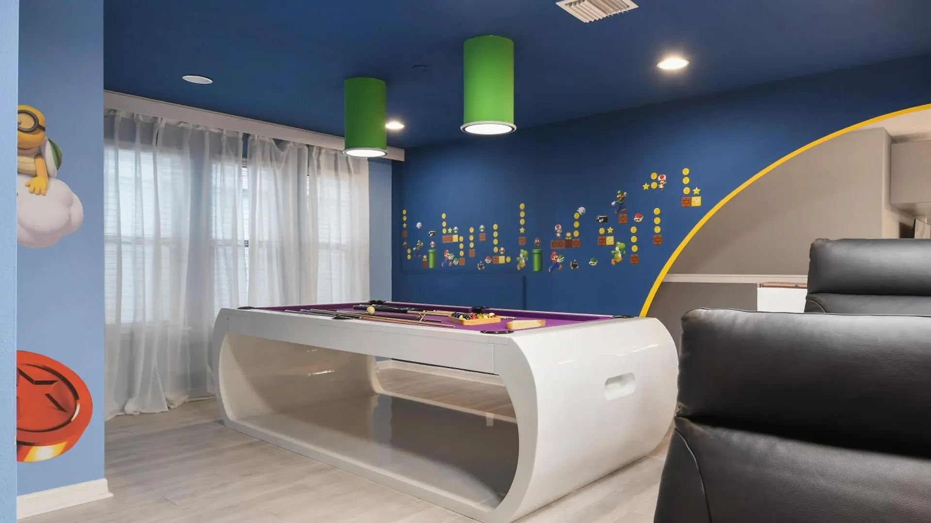 Luxurious With Resort-style Amenities *