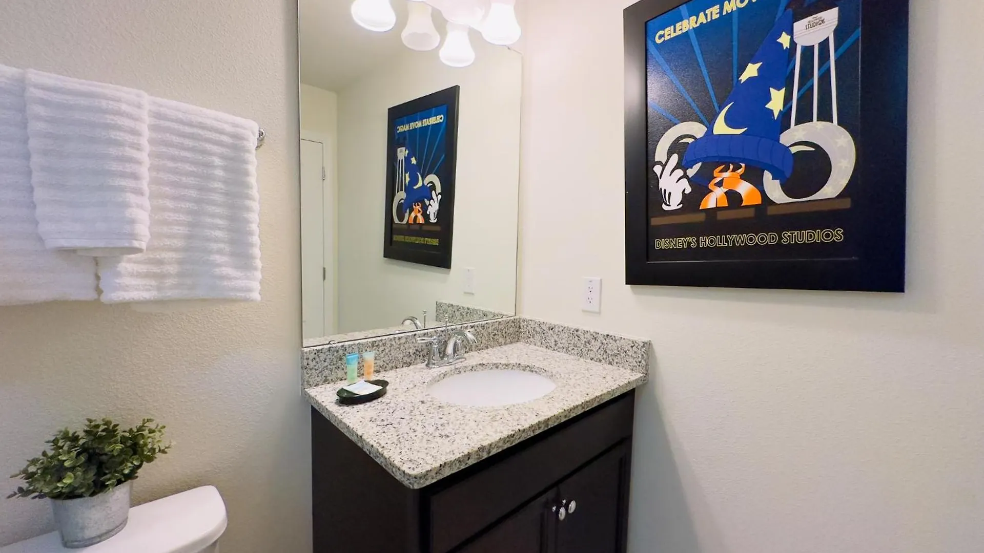 Near Themed Luxury 5bd Private Pool