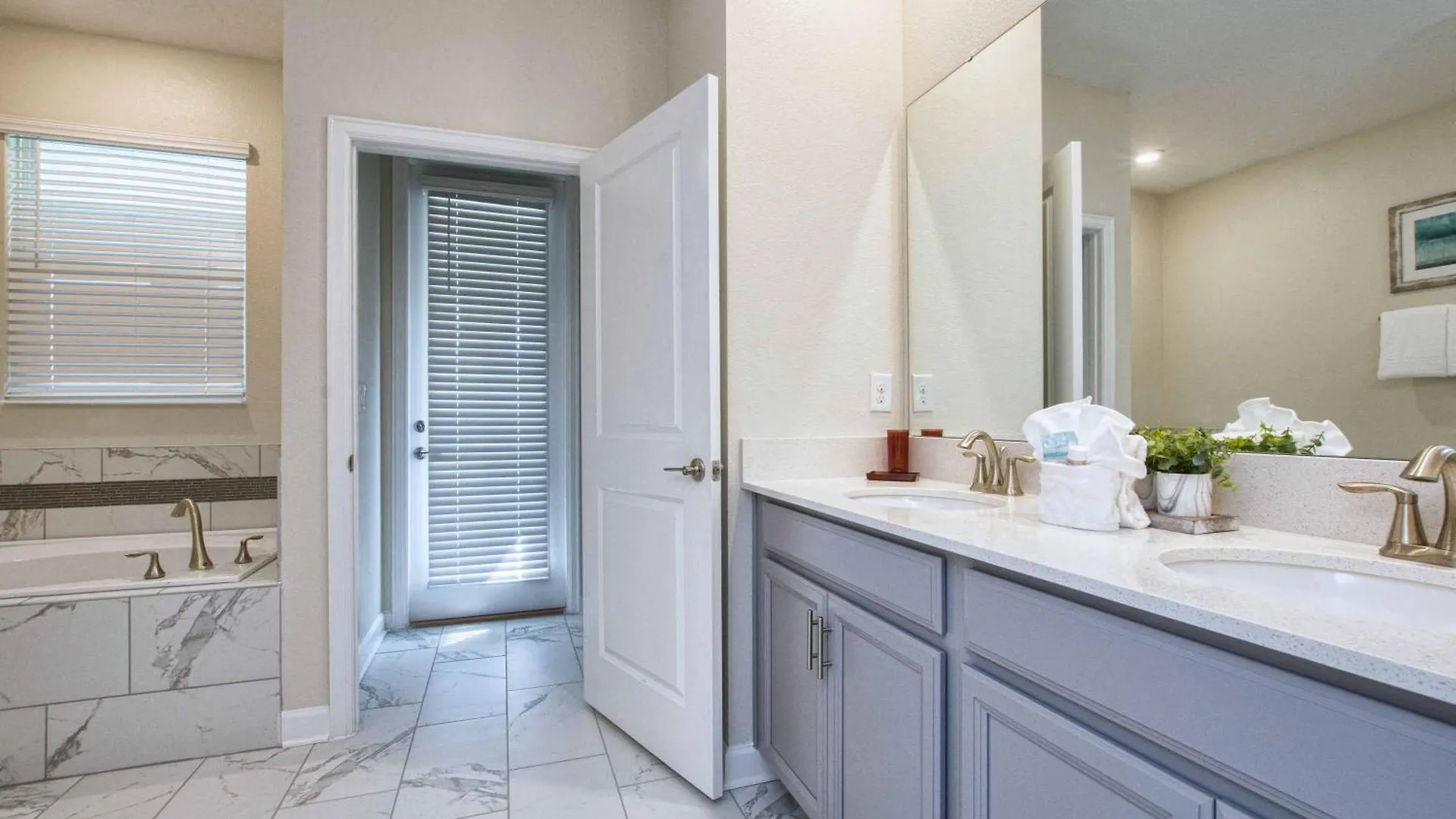 9 Bed Pool Location Storey *