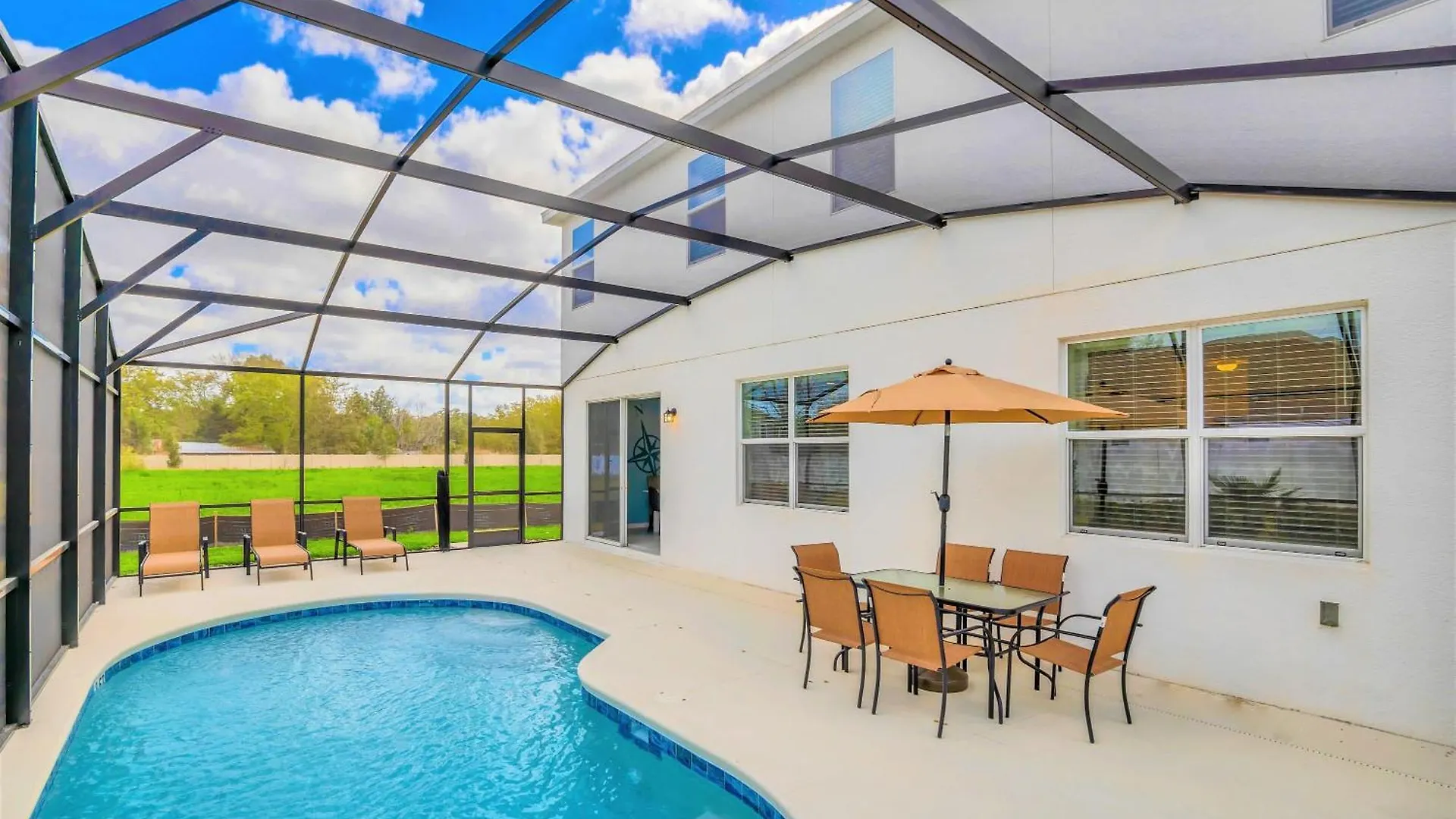 W Pool & Games Near -pet Friendly