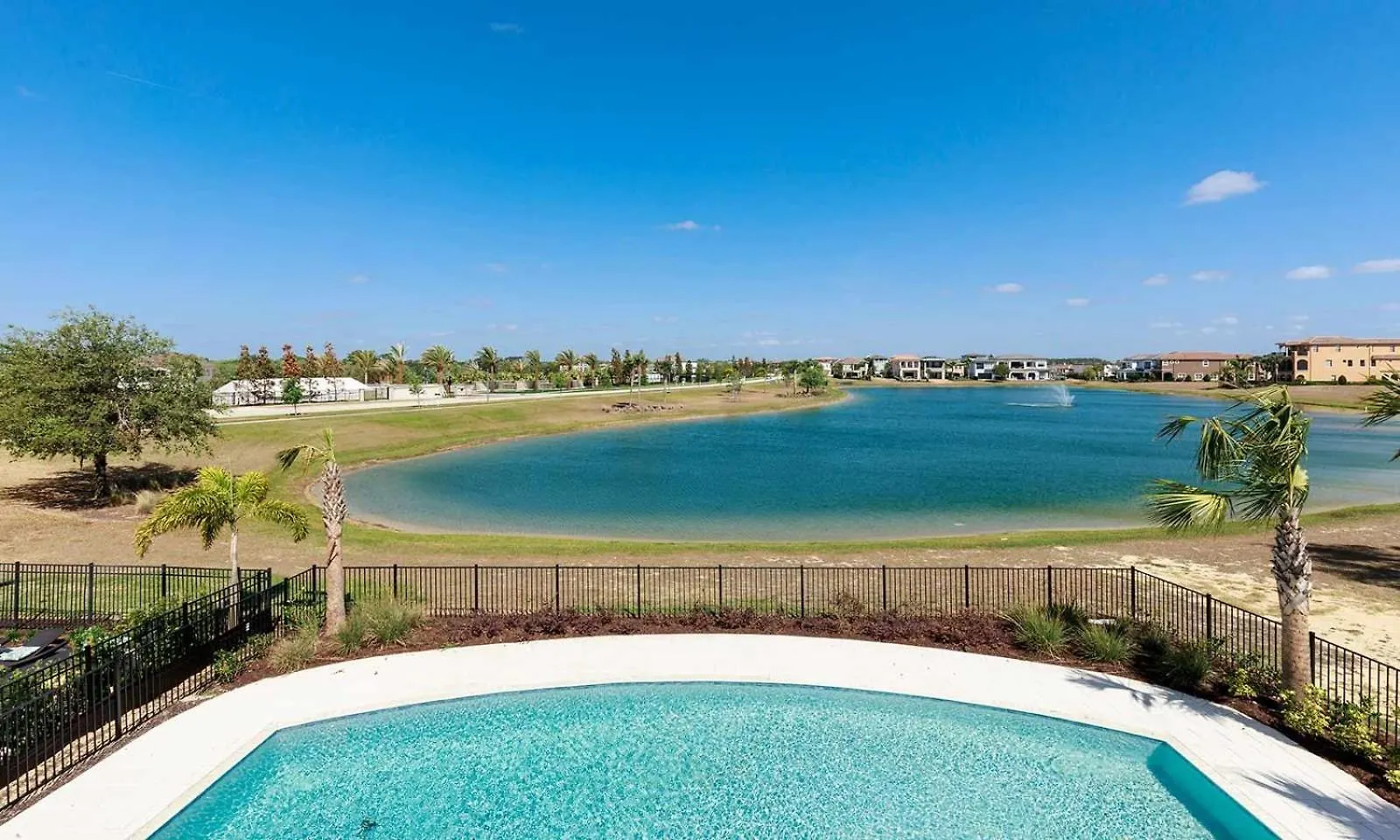 Casa de Férias Bright Chic 7 Bdrm Oasis With Private Pool And At Reunion